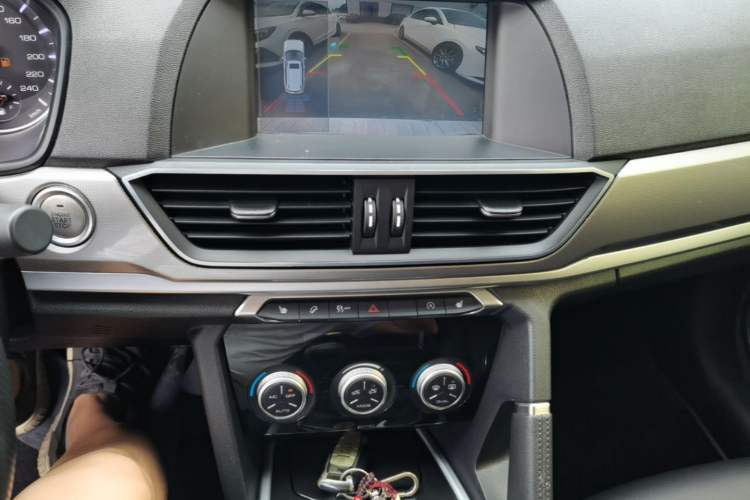 Used Haval H6 2018 Blue Label Sport Edition 1.5T Manual Two-Wheel Drive Elite Model Audio And AC Panel