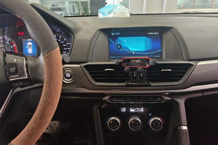 Used Haval H6 2018 Blue Label Sport Edition 1.5T Manual Two-Wheel Drive Elite Model Audio And AC Panel