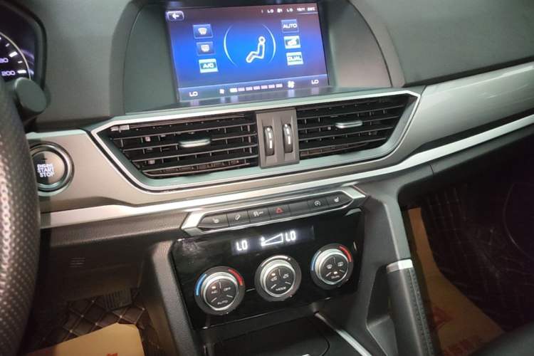 Used Haval H6 2018 Blue Label Sport Edition 1.5T Manual Two-Wheel Drive Elite Model Audio And AC Panel