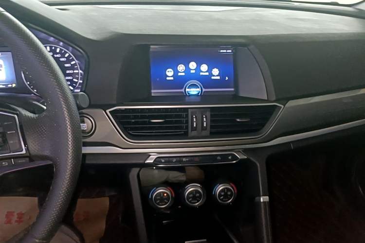 Used Haval H6 2018 Blue Label Sport Edition 1.5T Automatic Two-Wheel Drive Elite Model Audio And AC Panel