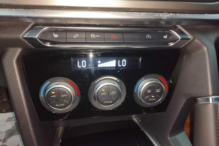 Used Haval H6 2018 Red-Label Sport Edition 1.5T Automatic Two-Wheel Drive Elite Model Audio And AC Panel