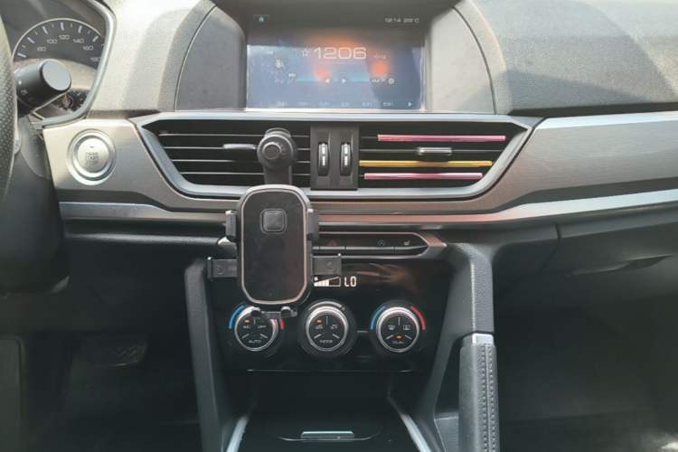 Used Haval H6 2018 Red-Label Sport Edition 1.5T Automatic Two-Wheel Drive Elite Model Audio And AC Panel
