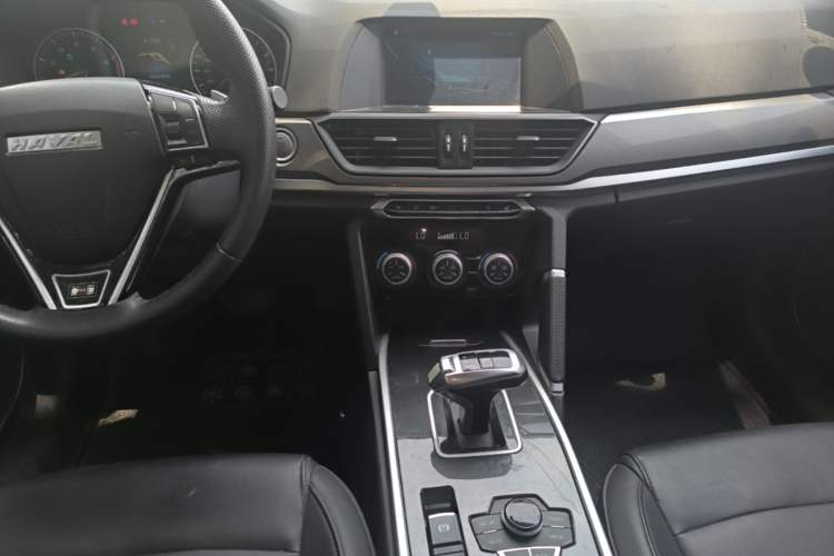Used Haval H6 2018 Sport Edition 1.5T Automatic Two-Wheel Drive Elite Model China V Standard Audio And AC Panel