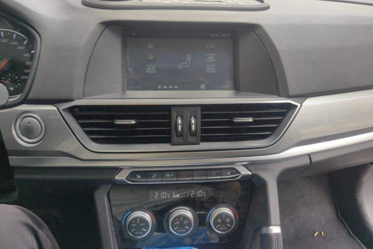 Used Haval H6 2018 Sport Edition 1.5T Automatic Two-Wheel Drive Elite Model China V Standard Audio And AC Panel