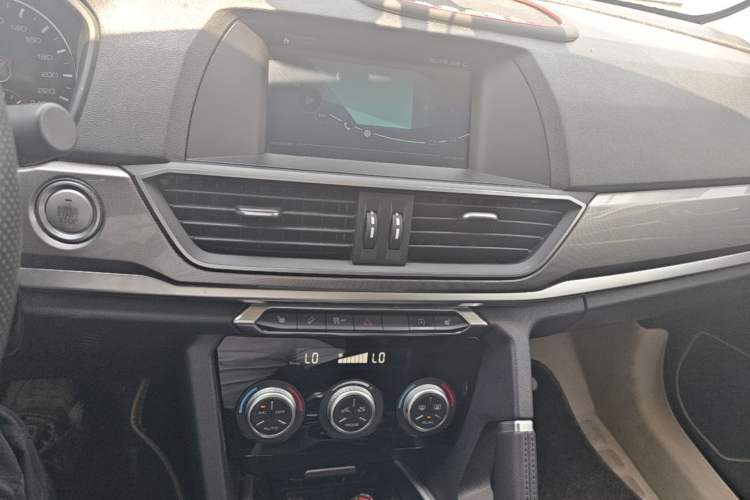 Used Haval H6 2018 Red-Label Sport Edition 1.5T Automatic Two-Wheel Drive Prestige Model Audio And AC Panel