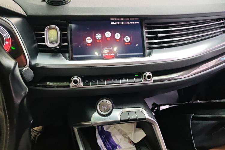 Used Haval H6 2018 Blue Label 1.5T Automatic Ultra-Luxury Model Audio And AC Panel