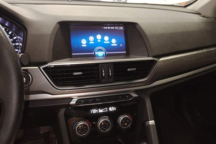 Used Haval H6 2018 Sport Edition 1.5T Automatic Two-Wheel Drive Elite Model China V Standard Audio And AC Panel