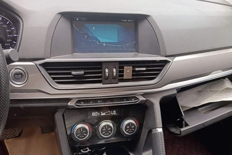 Used Haval H6 2018 Blue Label Sport Edition 1.5T Automatic Two-Wheel Drive Elite Model Audio And AC Panel