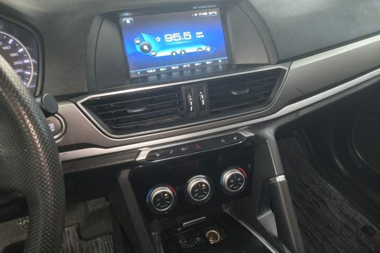 Used Haval H6 2018 Blue Label Sport Edition 1.5T Automatic Two-Wheel Drive Elite Model Audio And AC Panel