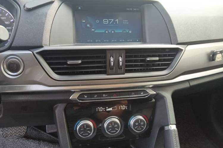 Used Haval H6 2018 Blue Label Sport Edition 1.5T Automatic Two-Wheel Drive Elite Model Audio And AC Panel