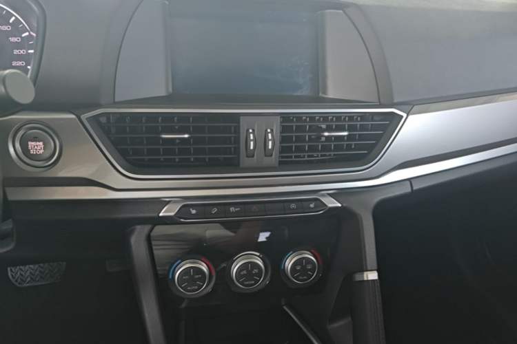 Used Haval H6 2018 Sport Edition 1.5T Automatic Two-Wheel Drive Elite Model China V Standard Audio And AC Panel