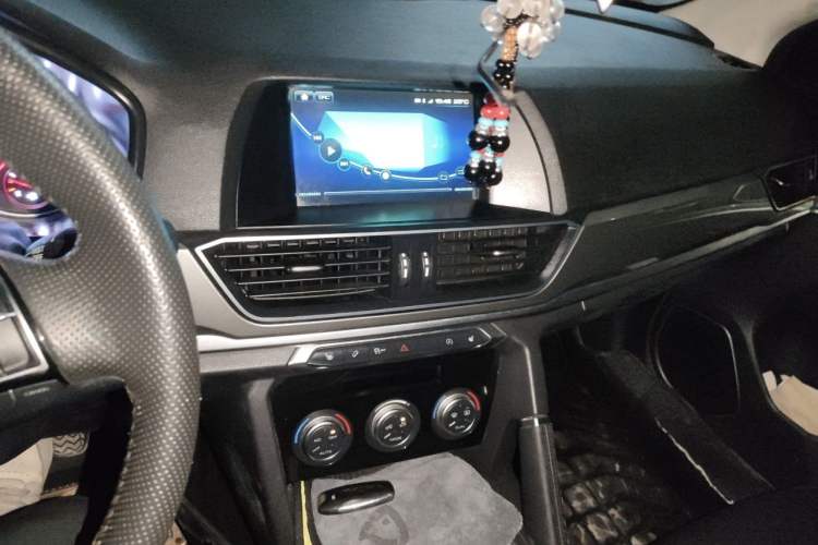 Used Haval H6 2018 Blue Label Sport Edition 1.5T Manual Two-Wheel Drive Elite Model Audio And AC Panel