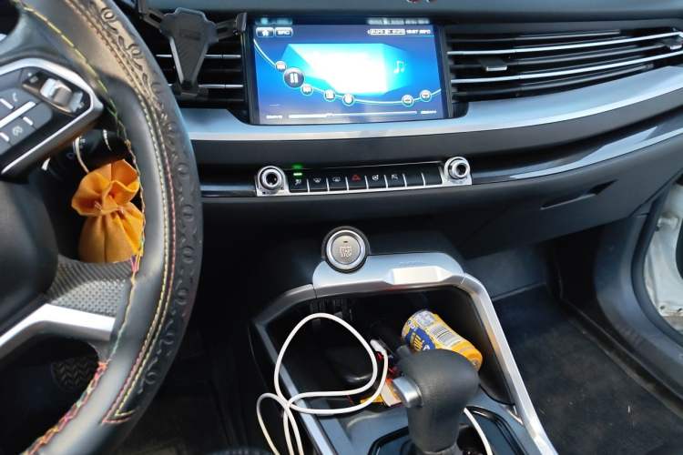Used Haval H6 2018 Blue-Label 1.5T Automatic Luxury Model Audio And AC Panel