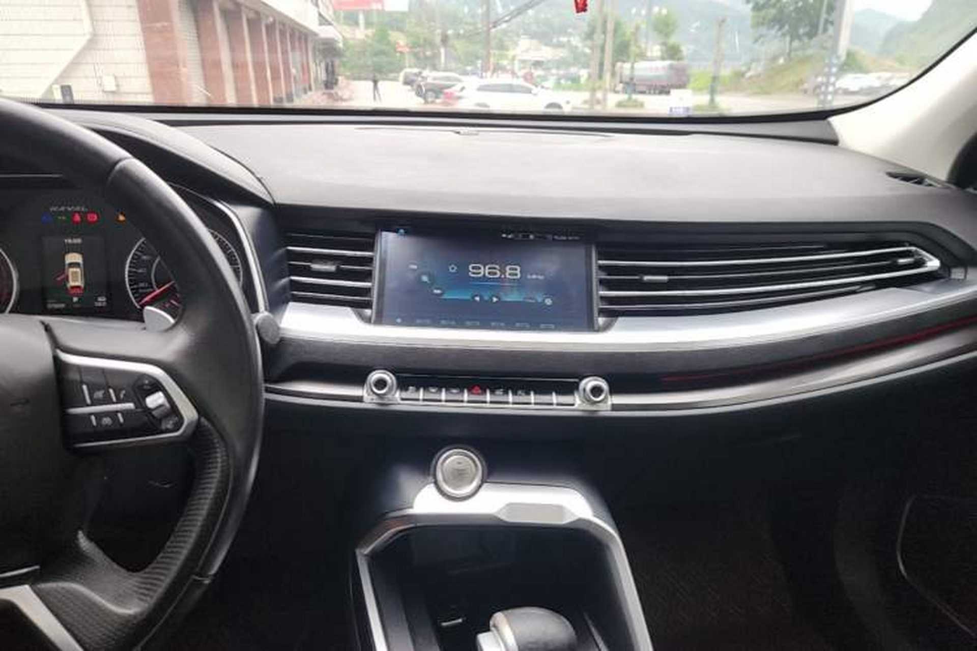 Used Haval H6 2018 Red-Label 2.0T Automatic Luxury Model Audio And AC Panel