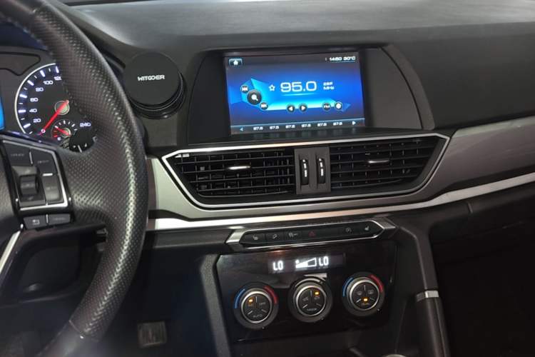 Used Haval H6 2018 Blue Label Sport Edition 1.5T Manual Two-Wheel Drive Elite Model Audio And AC Panel