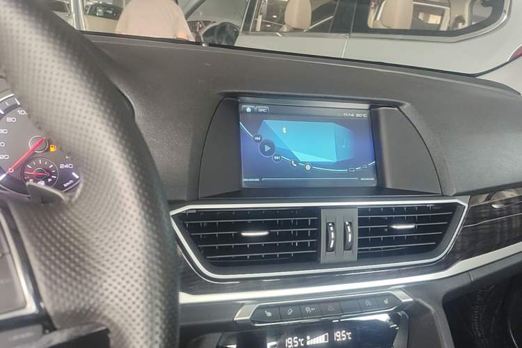 Used Haval H6 2018 Blue Label Sport Edition 1.5T Automatic Two-Wheel Drive Elite Model Audio And AC Panel