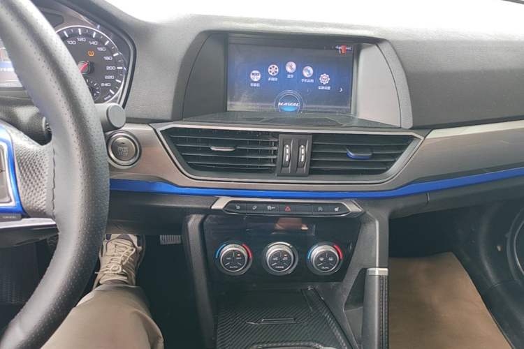 Used Haval H6 2018 Sport Edition 1.5T Manual Two-Wheel Drive Elite Model China V Standard Audio And AC Panel