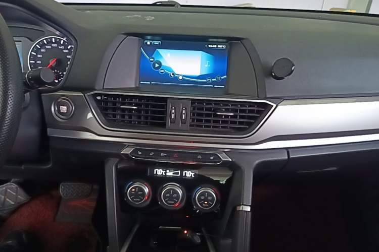 Used Haval H6 2018 Red-Label Sport Edition 1.5T Automatic Two-Wheel Drive Elite Model Audio And AC Panel