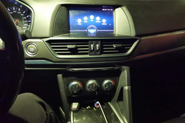 Used Haval H6 2018 Sport Edition 1.5T Automatic Two-Wheel Drive Elite Model China V Standard Audio And AC Panel