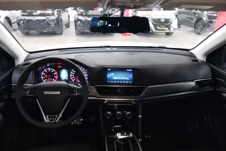 Used Haval H6 2018 Sport Edition 1.5T Automatic Two-Wheel Drive Elite Model China V Standard Center Console