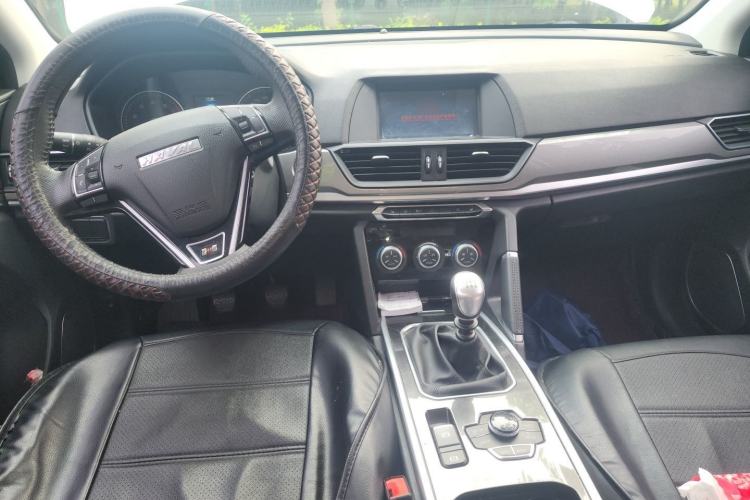 Used Haval H6 2018 Red-Label Sport Version 1.5T Manual Two-Wheel Drive Elite Model Center Console