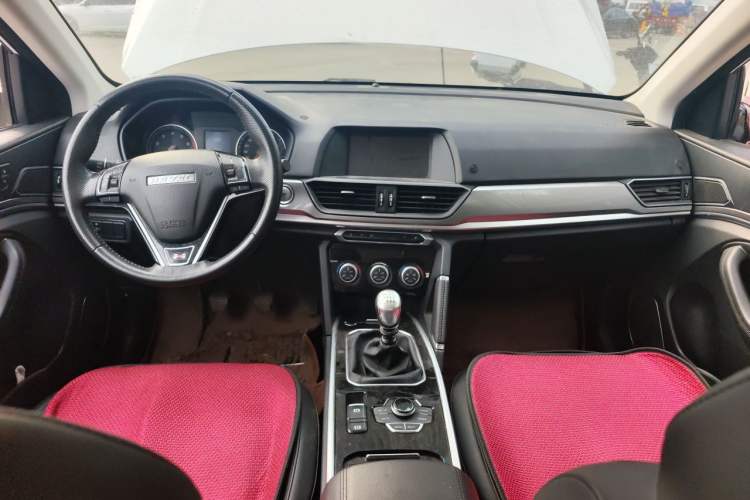 Used Haval H6 2018 Red-Label Sport Version 1.5T Manual Two-Wheel Drive Elite Model Center Console