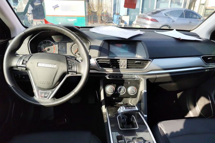 Used Haval H6 2018 Sport Edition 1.5T Automatic Two-Wheel Drive Elite Model China V Standard Center Console