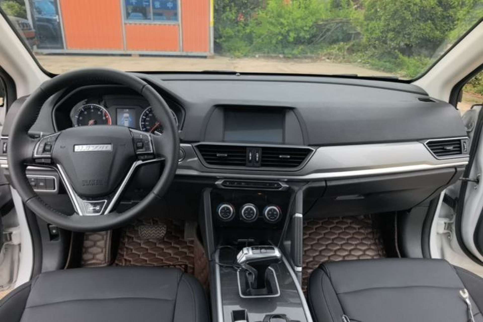 Used Haval H6 2018 Sport Edition 1.5T Automatic Two-Wheel Drive Elite Model China V Standard Center Console