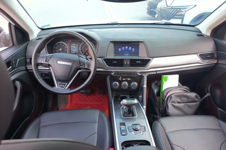 Used Haval H6 2018 Blue Label Sport Edition 1.5T Automatic Two-Wheel Drive Elite Model Center Console