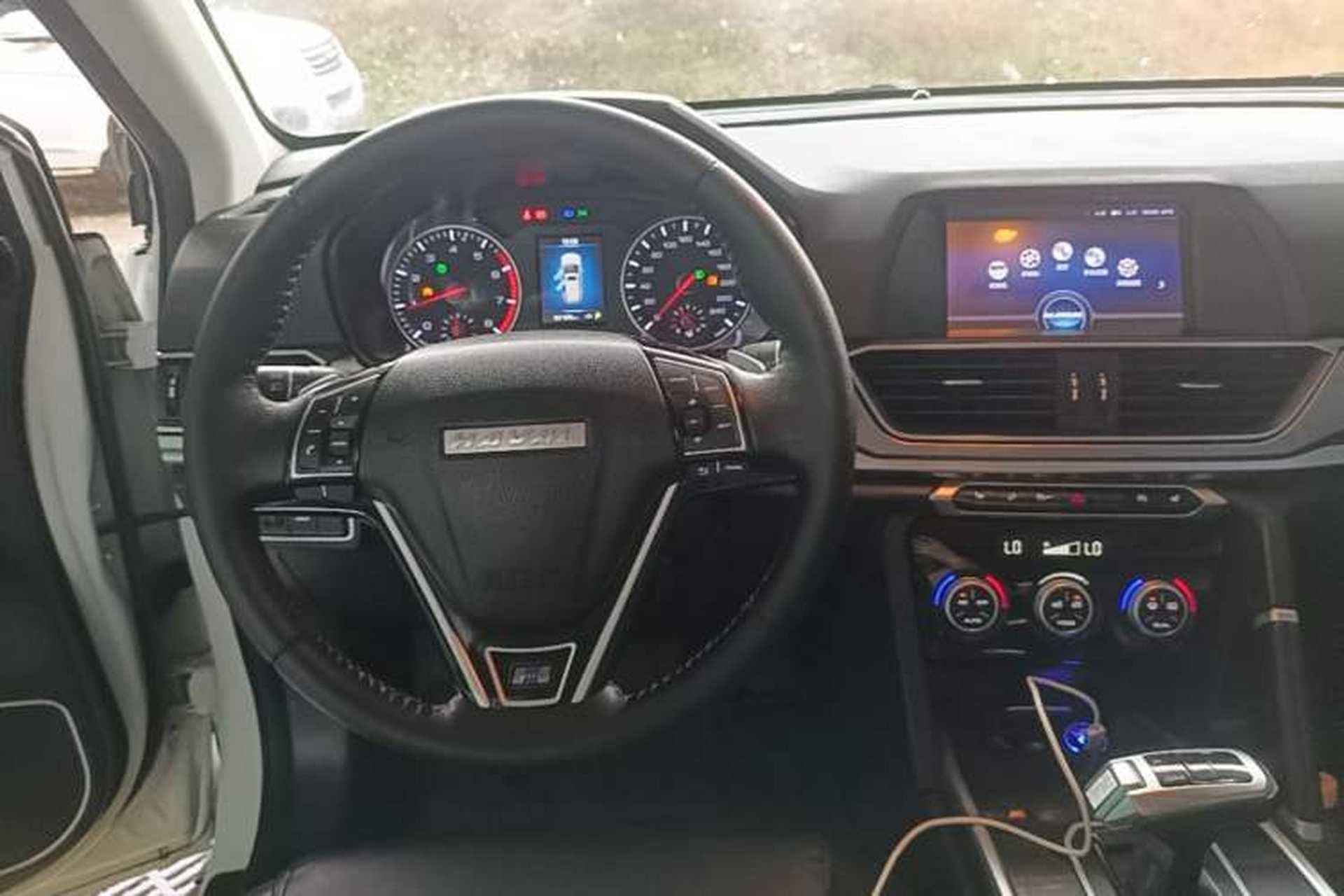 Used Haval H6 2018 Sport Edition 1.5T Automatic Two-Wheel Drive Elite Model China V Standard Center Console