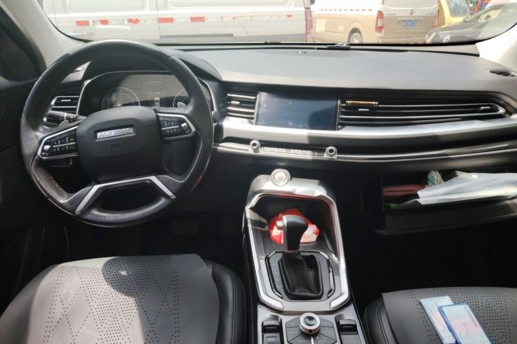 Used Haval H6 2018 Blue Label 2.0T Automatic Luxury Model Center Console