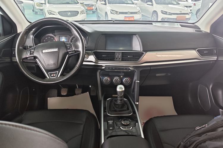Used Haval H6 2018 Red-Label Sport Version 1.5T Manual Two-Wheel Drive Elite Model Center Console