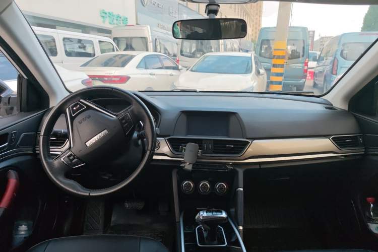 Used Haval H6 2018 Red-Label Sport Edition 1.5T Automatic Two-Wheel Drive Elite Model Center Console