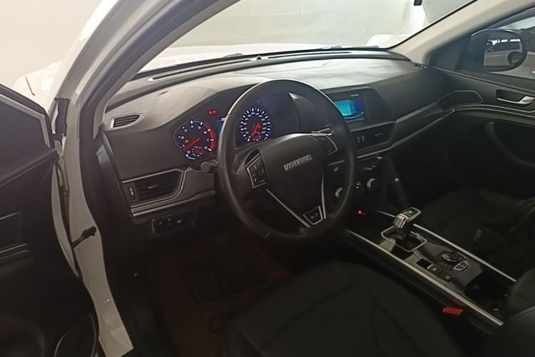 Used Haval H6 2018 Blue Label Sport Edition 1.5T Automatic Two-Wheel Drive Elite Model Center Console