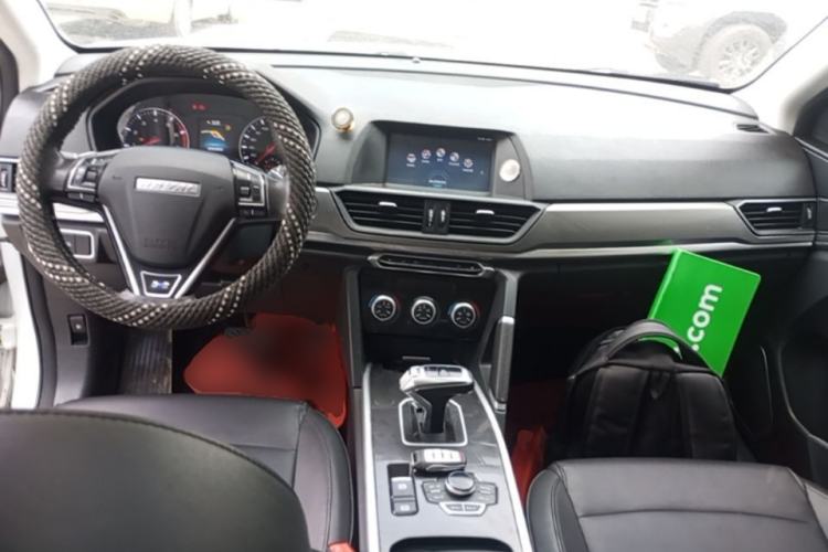 Used Haval H6 2018 Sport Edition 1.5T Automatic Two-Wheel Drive Elite Model China V Standard Center Console