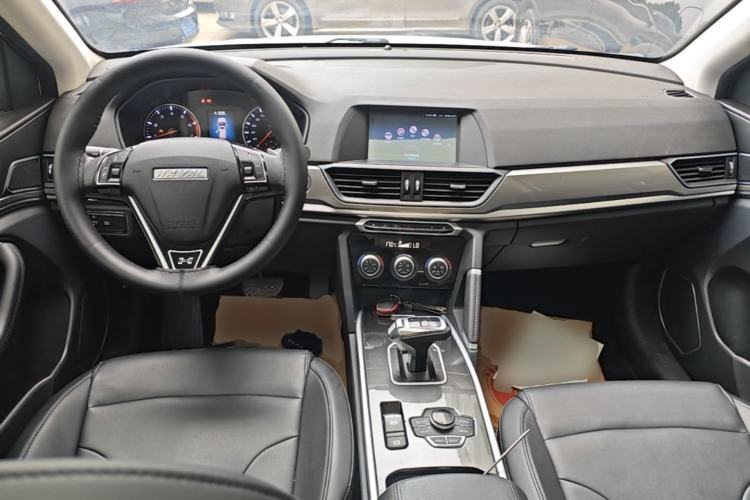 Used Haval H6 2018 Sport Edition 1.5T Automatic Two-Wheel Drive Elite Model China V Standard Center Console