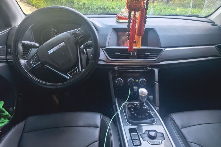 Used Haval H6 2018 Red-Label Sport Version 1.5T Manual Two-Wheel Drive Elite Model Center Console
