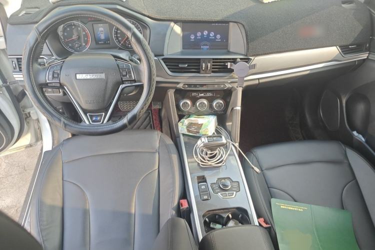 Used Haval H6 2018 Blue Label Sport Edition 1.5T Automatic Two-Wheel Drive Elite Model Center Console