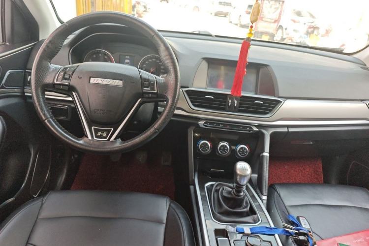 Used Haval H6 2018 Red-Label Sport Version 1.5T Manual Two-Wheel Drive Elite Model Center Console