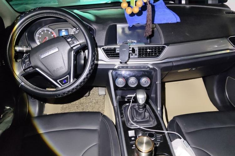 Used Haval H6 2018 Blue Label Sport Edition 1.5T Manual Two-Wheel Drive Elite Model Center Console