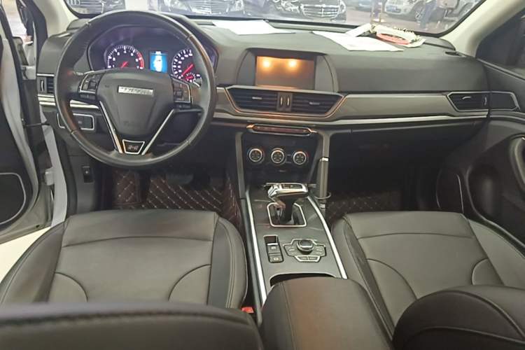 Used Haval H6 2018 Red-Label Sport Edition 1.5T Automatic Two-Wheel Drive Elite Model Center Console