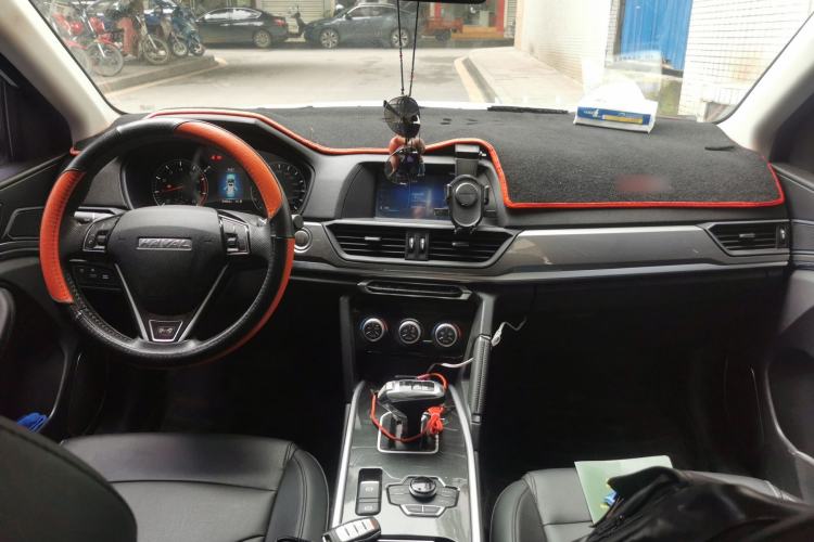 Used Haval H6 2018 Red-Label Sport Edition 1.5T Automatic Two-Wheel Drive Elite Model Center Console