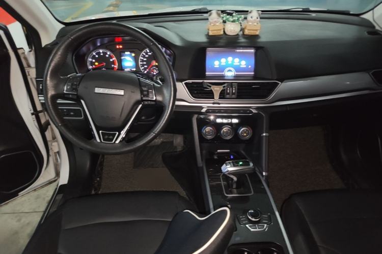Used Haval H6 2018 Blue Label Sport Edition 1.5T Automatic Two-Wheel Drive Elite Model Center Console