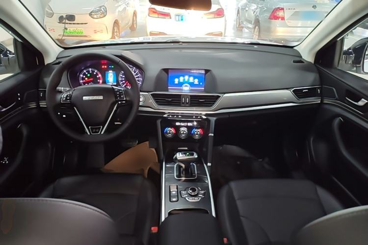Used Haval H6 2018 Sport Edition 1.5T Automatic Two-Wheel Drive Elite Model China V Standard Center Console