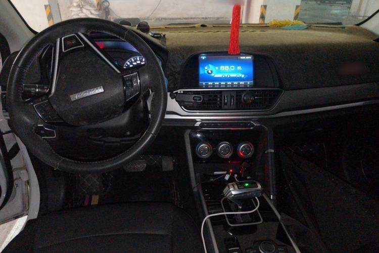 Used Haval H6 2018 Red-Label Sport Edition 1.5T Automatic Two-Wheel Drive Elite Model Center Console