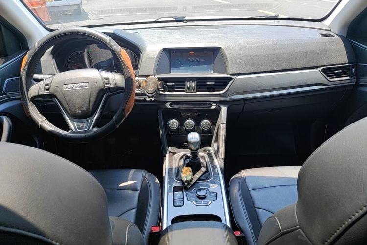Used Haval H6 2018 Red-Label Sport Version 1.5T Manual Two-Wheel Drive Elite Model Center Console