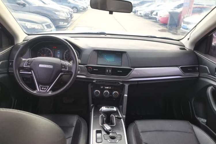 Used Haval H6 2018 Sport Edition 1.5T Automatic Two-Wheel Drive Prestige Model China V Standard Center Console
