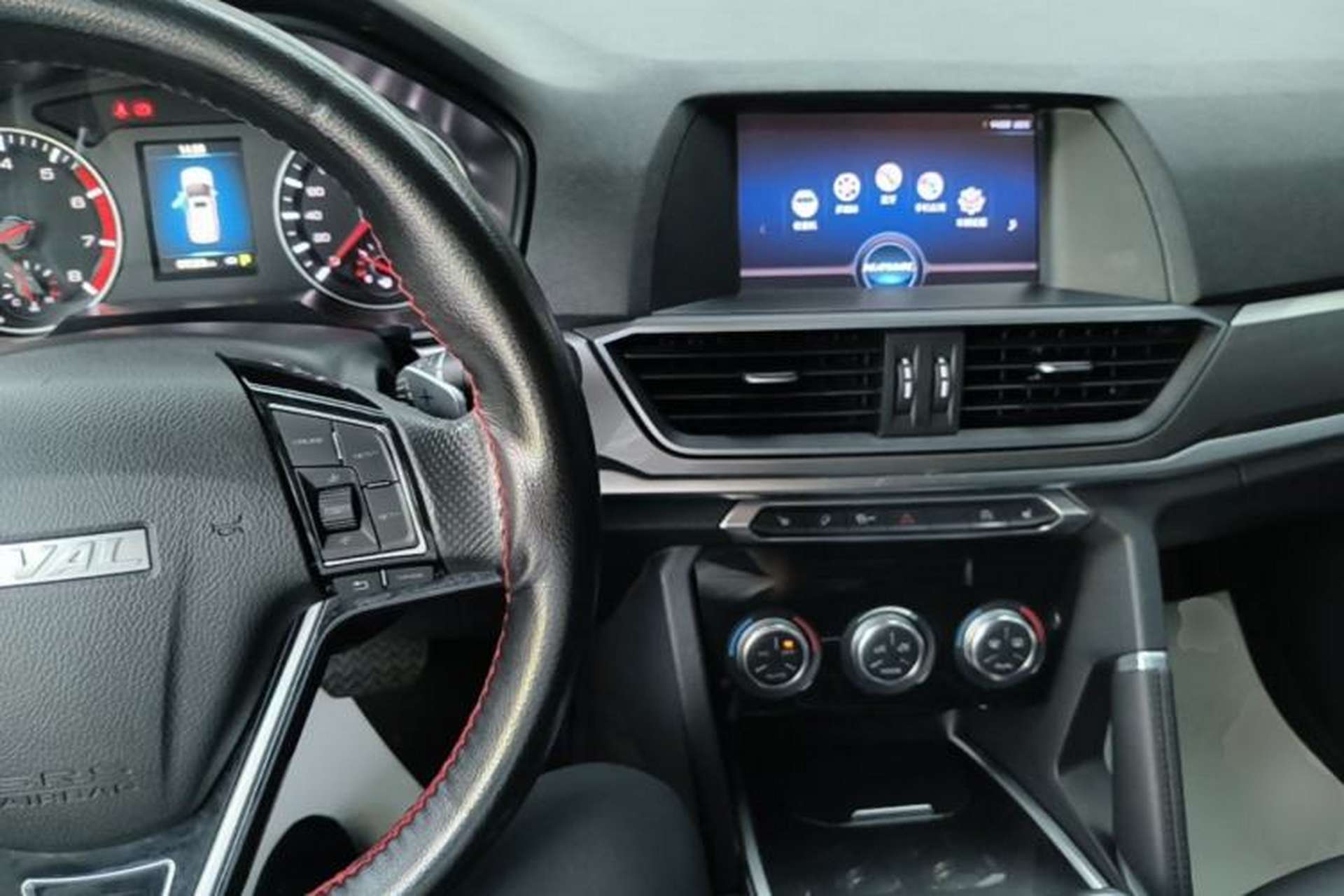 Used Haval H6 2018 Red-Label Sport Edition 1.5T Automatic Two-Wheel Drive Elite Model Center Console