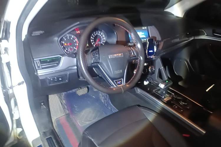 Used Haval H6 2018 Blue Label Sport Edition 1.5T Automatic Two-Wheel Drive Elite Model Center Console