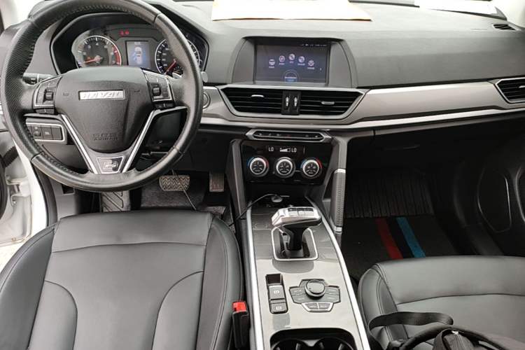 Used Haval H6 2018 Sport Edition 1.5T Automatic Two-Wheel Drive Elite Model China V Standard Center Console